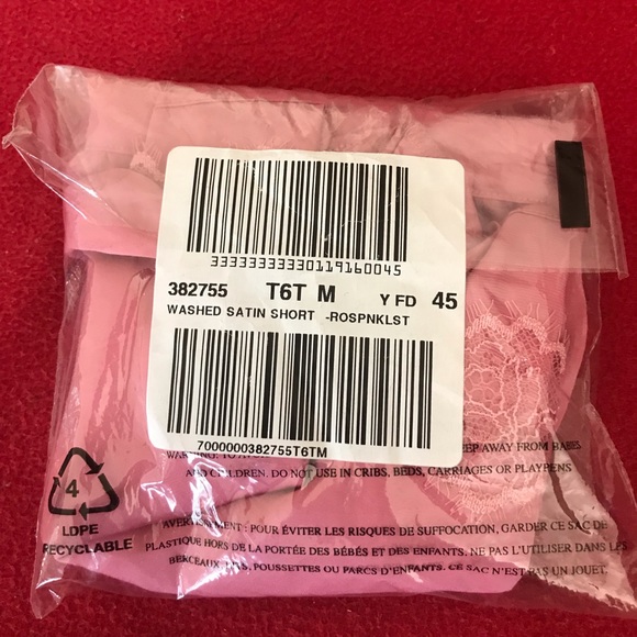 Victoria’s Secret Satin Lace trim shorts NIP - Picture 3 of 4